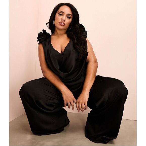 ASOS LUXE Curve Black Satin Plunge Wide Leg Jumpsuit NWT Size 16 Boutonnière - Picture 4 of 15